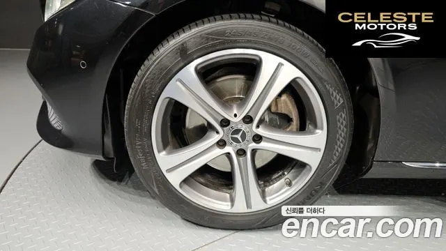 MERCEDES BENZ E-Classe W213 E220d Avantgarde 2019 — photo 5 sur 30