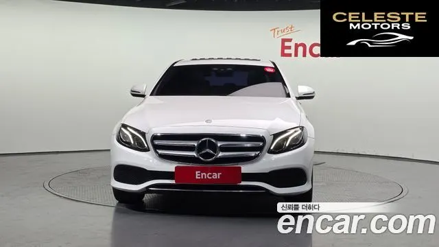 MERCEDES BENZ E-Classe W213 E200 Avantgarde 2017 — photo 3 sur 20