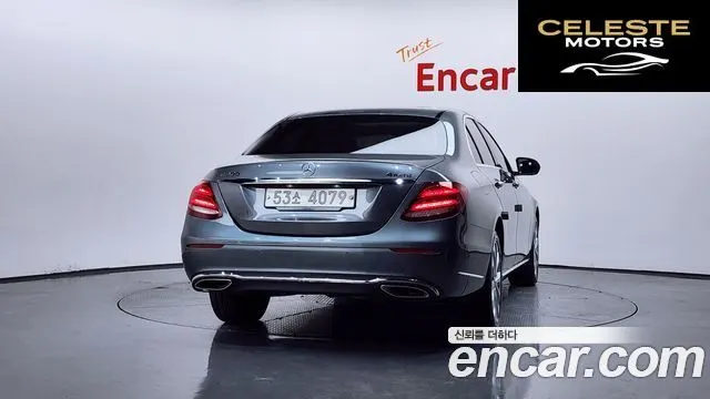 MERCEDES BENZ E-Classe W213 E300 4MATIC Exclusive 2018 — photo 4 sur 37