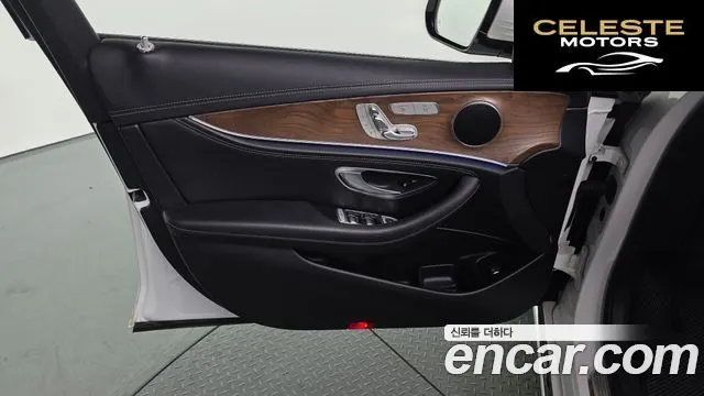 MERCEDES BENZ E-Classe W213 E220d Exclusive 2019 — photo 14 sur 32