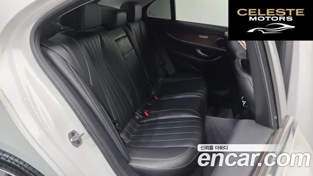 MERCEDES BENZ E-Classe W213 E220d Exclusive 2019 — photo 17 sur 32