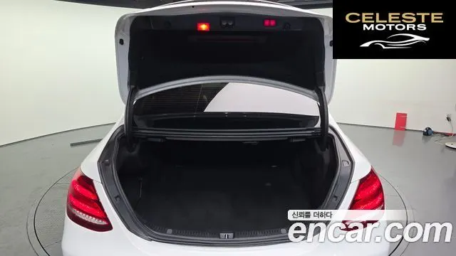 MERCEDES BENZ E-Classe W213 E220d Exclusive 2019 — photo 26 sur 32