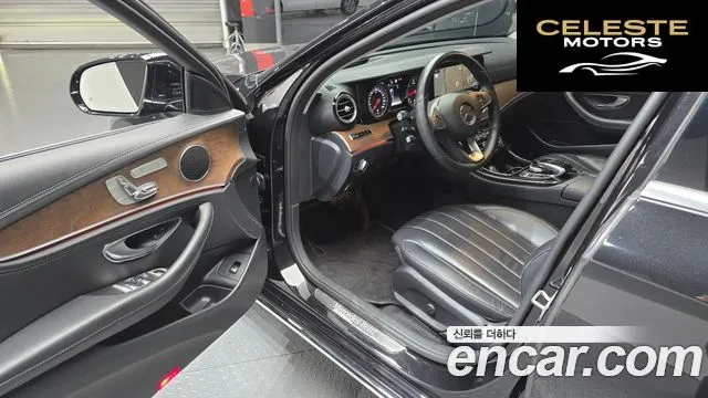 MERCEDES BENZ E-Classe W213 E220d 4MATIC Exclusive 2018 — photo 13 sur 39