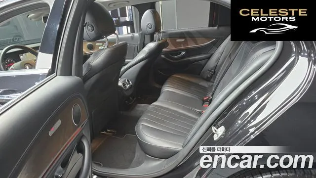MERCEDES BENZ E-Classe W213 E220d 4MATIC Exclusive 2018 — photo 17 sur 39