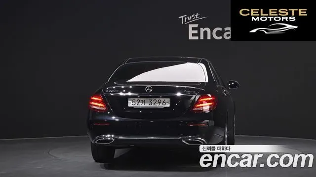 MERCEDES BENZ E-Classe W213 E220d 4MATIC Exclusive 2018 — photo 4 sur 39