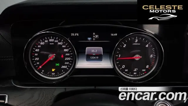 MERCEDES BENZ E-Classe W213 E220d Cabriolet 2018 — photo 10 sur 28