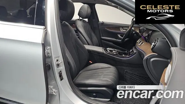 MERCEDES BENZ E-Classe W213 E300 4MATIC Exclusive 2020 — photo 18 sur 36