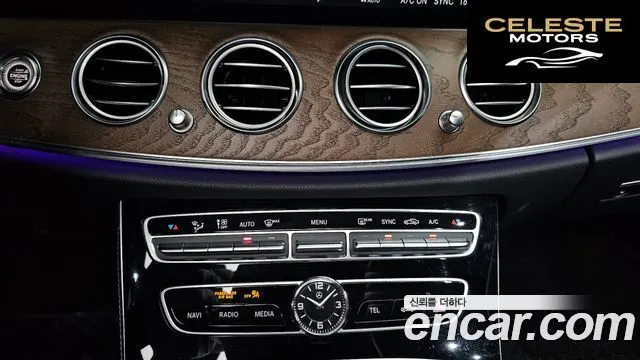 MERCEDES BENZ E-Classe W213 E300 4MATIC Exclusive 2020 — photo 28 sur 36