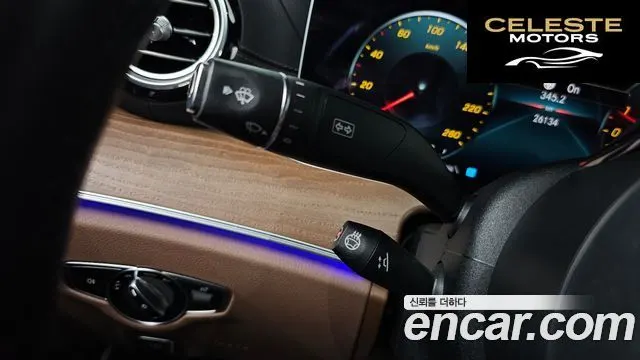 MERCEDES BENZ E-Classe W213 E300e 4MATIC Exclusive 2021 — photo 31 sur 36
