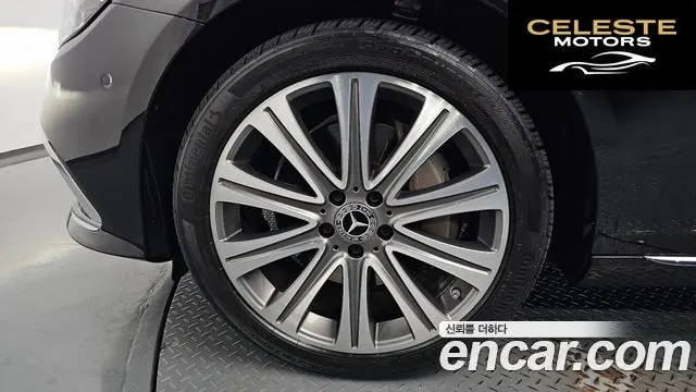 MERCEDES BENZ E-Classe W213 E300e 4MATIC Exclusive 2021 — photo 4 sur 36