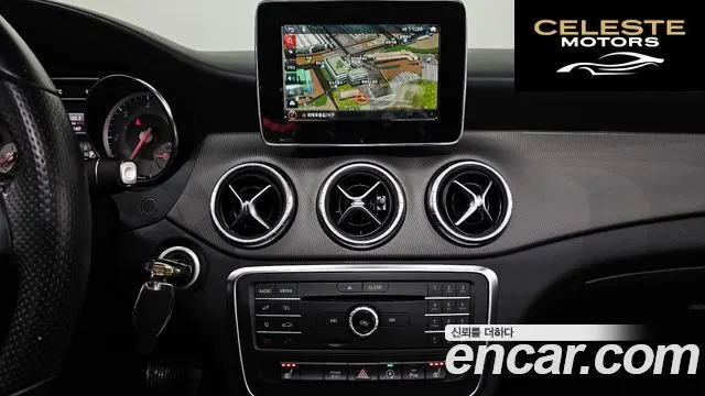 MERCEDES BENZ CLA-Classe C117 CLA200 d 2016 — photo 13 sur 20