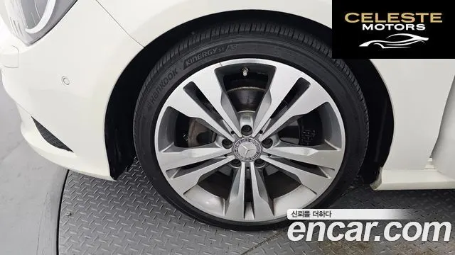 MERCEDES BENZ CLA-Classe C117 CLA200 d 2016 — photo 5 sur 20
