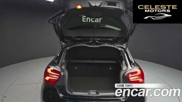 MERCEDES BENZ A-Classe W176 A200 2017 — photo 20 sur 26