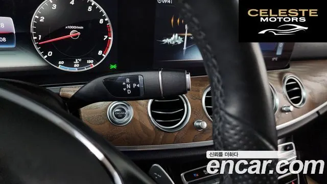 MERCEDES BENZ E-Classe W213 E300 4MATIC Exclusive 2018 — photo 12 sur 37