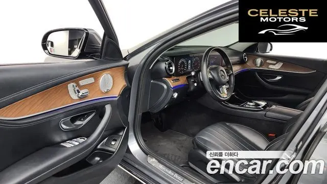 MERCEDES BENZ E-Classe W213 E300 4MATIC Exclusive 2018 — photo 13 sur 37