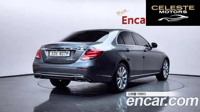 MERCEDES BENZ E-Classe W213 E300 4MATIC Exclusive 2018 — photo 2 sur 37