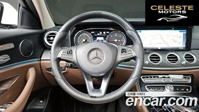 MERCEDES BENZ E-Classe W213 E220d Avantgarde 2017 — photo 12 sur 20