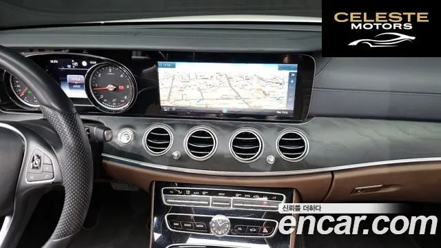 MERCEDES BENZ E-Classe W213 E220d Avantgarde 2017 — photo 13 sur 20