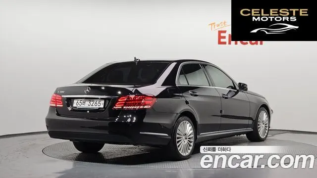 MERCEDES BENZ E-Classe W212 E300 2015 — photo 2 sur 20