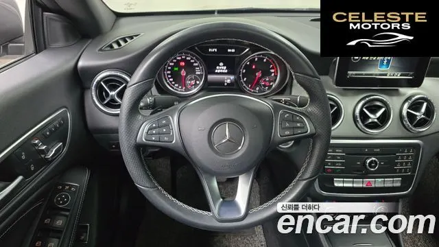 MERCEDES BENZ CLA-Classe C117 CLA250 4MATIC 2017 — photo 13 sur 20