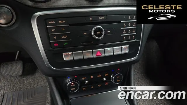 MERCEDES BENZ CLA-Classe C117 CLA250 4MATIC 2017 — photo 16 sur 20