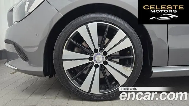 MERCEDES BENZ CLA-Classe C117 CLA250 4MATIC 2017 — photo 5 sur 20