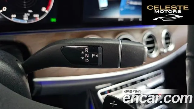 MERCEDES BENZ E-Classe W213 E300 4MATIC Exclusive 2019 — photo 12 sur 35