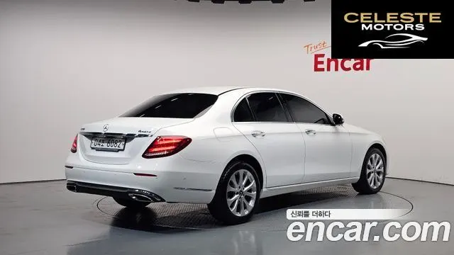 MERCEDES BENZ E-Classe W213 E300 4MATIC Exclusive 2019 — photo 2 sur 35
