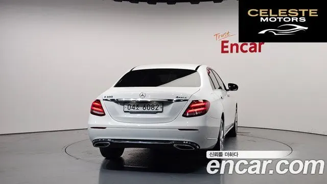 MERCEDES BENZ E-Classe W213 E300 4MATIC Exclusive 2019 — photo 4 sur 35