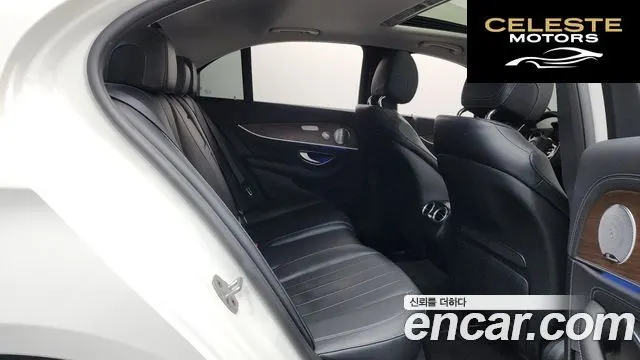 MERCEDES BENZ E-Classe W213 E300 4MATIC Exclusive 2019 — photo 11 sur 26