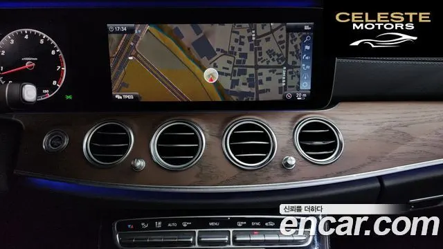 MERCEDES BENZ E-Classe W213 E300 4MATIC Exclusive 2019 — photo 12 sur 26