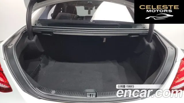 MERCEDES BENZ E-Classe W213 E300 4MATIC Exclusive 2019 — photo 20 sur 26