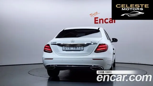 MERCEDES BENZ E-Classe W213 E300 4MATIC Exclusive 2019 — photo 4 sur 26