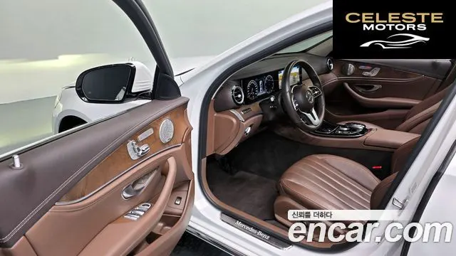 MERCEDES BENZ E-Classe W213 E300 4MATIC Exclusive 2019 — photo 13 sur 34