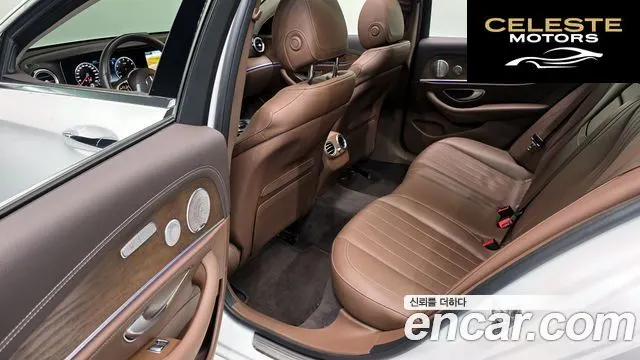 MERCEDES BENZ E-Classe W213 E300 4MATIC Exclusive 2019 — photo 18 sur 34