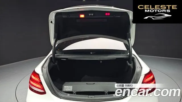 MERCEDES BENZ E-Classe W213 E220d Exclusive 2019 — photo 26 sur 30