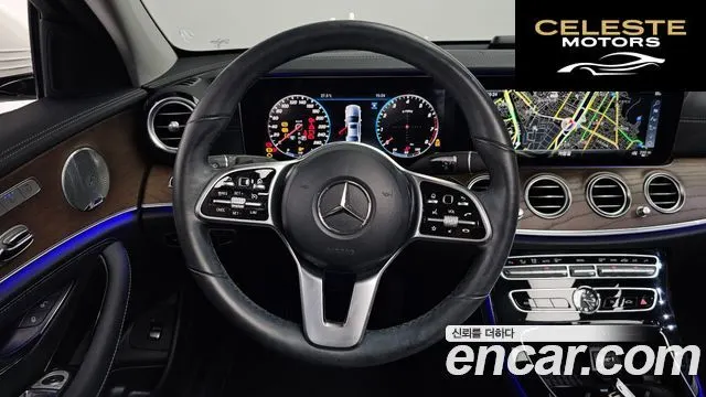 MERCEDES BENZ E-Classe W213 E300 4MATIC Exclusive 2019 — photo 18 sur 35