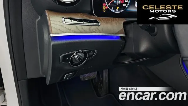 MERCEDES BENZ E-Classe W213 E300 4MATIC Exclusive 2019 — photo 24 sur 35