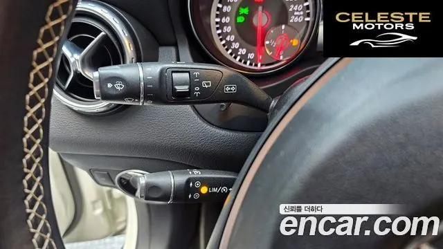 MERCEDES BENZ GLA-Classe X156 GLA200 d 4MATIC 2016 — photo 17 sur 20