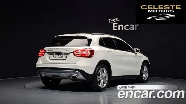 MERCEDES BENZ GLA-Classe X156 GLA200 d 4MATIC 2016 — photo 2 sur 20