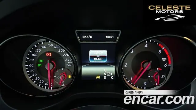 MERCEDES BENZ GLA-Classe X156 GLA200 d 4MATIC 2016 — photo 8 sur 20