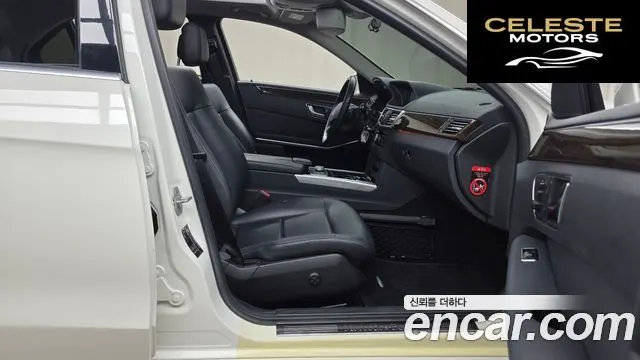 MERCEDES BENZ E-Classe W212 E200 CGI 2012 — photo 11 sur 20