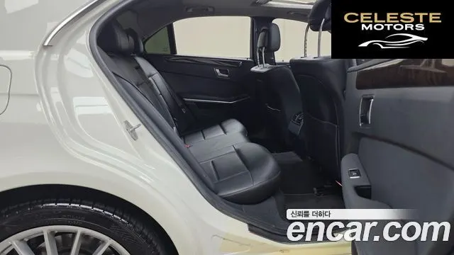 MERCEDES BENZ E-Classe W212 E200 CGI 2012 — photo 12 sur 20