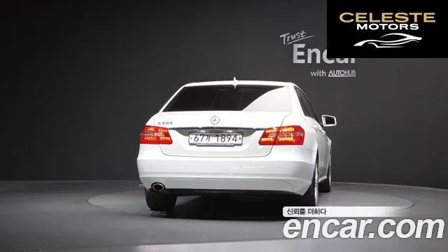 MERCEDES BENZ E-Classe W212 E200 CGI 2012 — photo 4 sur 20