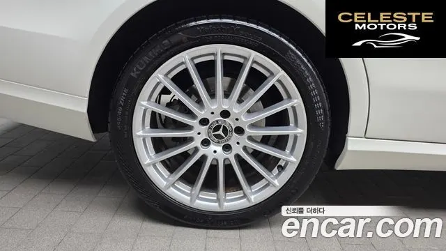 MERCEDES BENZ E-Classe W212 E200 CGI 2012 — photo 5 sur 20