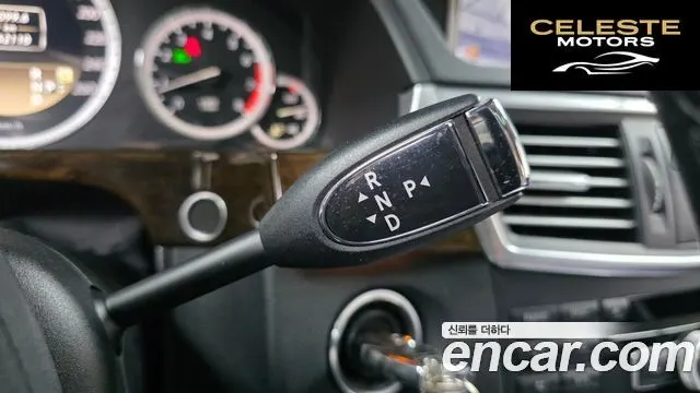 MERCEDES BENZ E-Classe W212 E200 CGI 2012 — photo 9 sur 20