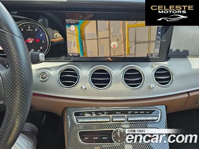 MERCEDES BENZ E-Classe W213 E200 Avantgarde 2018 — photo 13 sur 26