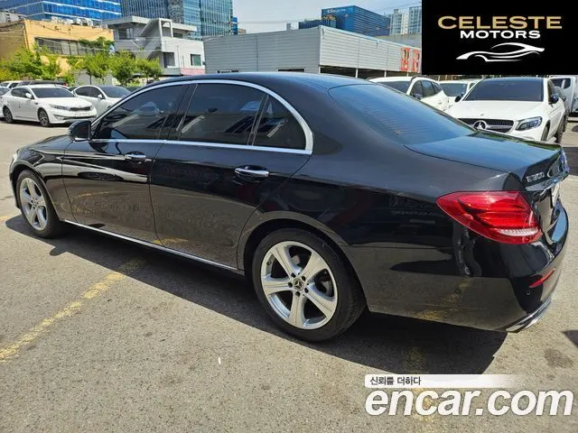 MERCEDES BENZ E-Classe W213 E200 Avantgarde 2018 — photo 3 sur 26