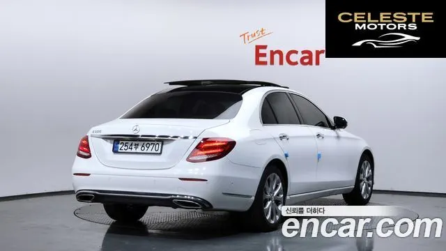 MERCEDES BENZ E-Classe W213 E300 Exclusive 2017 — photo 2 sur 20