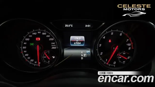 MERCEDES BENZ GLA-Classe X156 GLA220 2019 — photo 10 sur 37